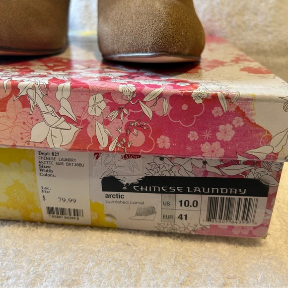 New Chinese Laundry “Artic” wedge ankle fringe bootie, camel suede, size 10 - Picture 5 of 6